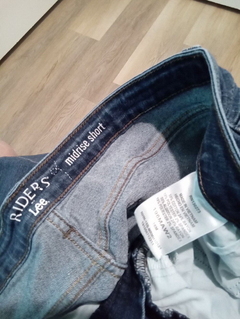 Riders by Lee Plus Size 16 Midrise Denim Blue Jean Bermuda Shorts - Picture 5 of 5